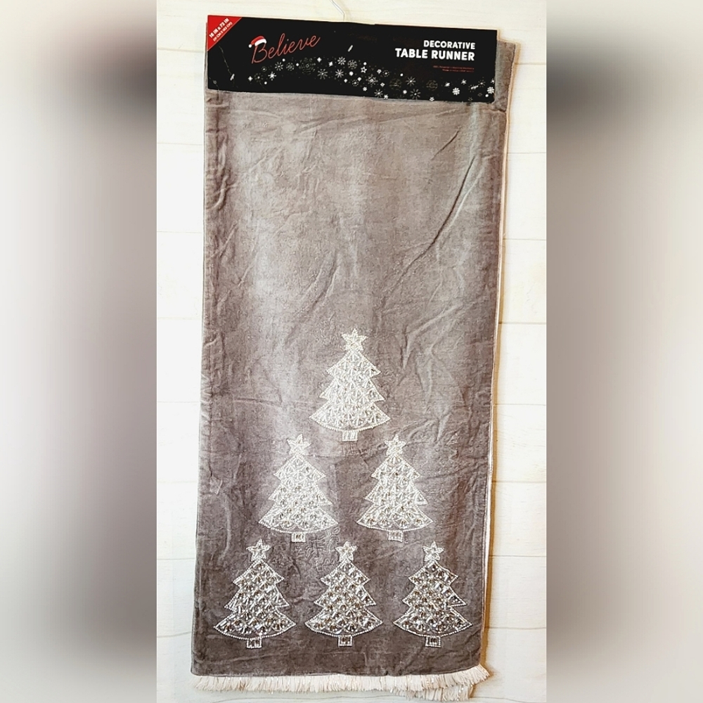 Christmas Believe Christmas Tree Table Runner Gray New